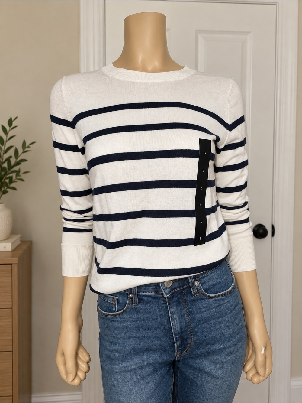 Banana Republic White & Navy Striped Crewneck Sweater Size Small NWT